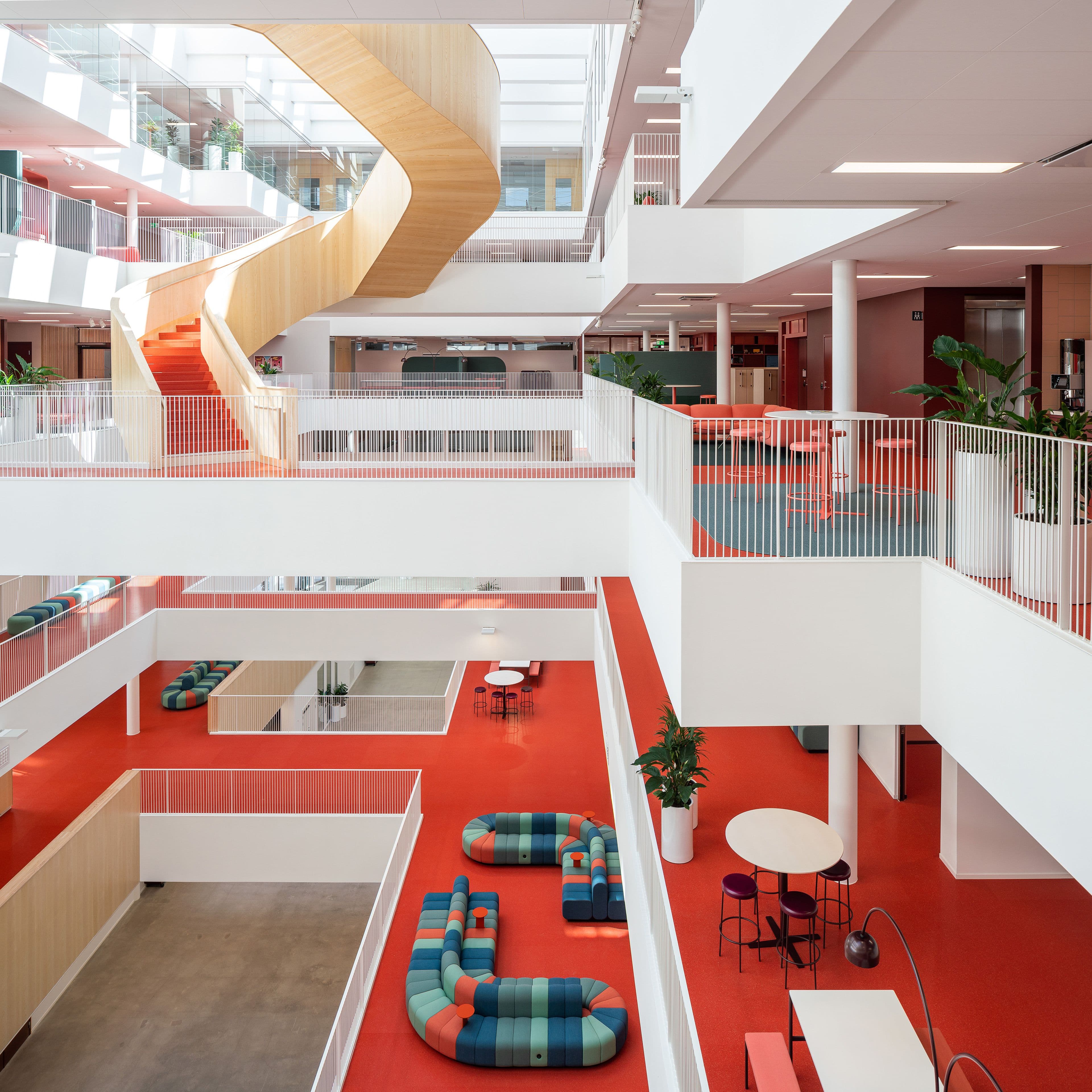 Image of the atrium at Campus Eskilstuna at Mälardalen University.