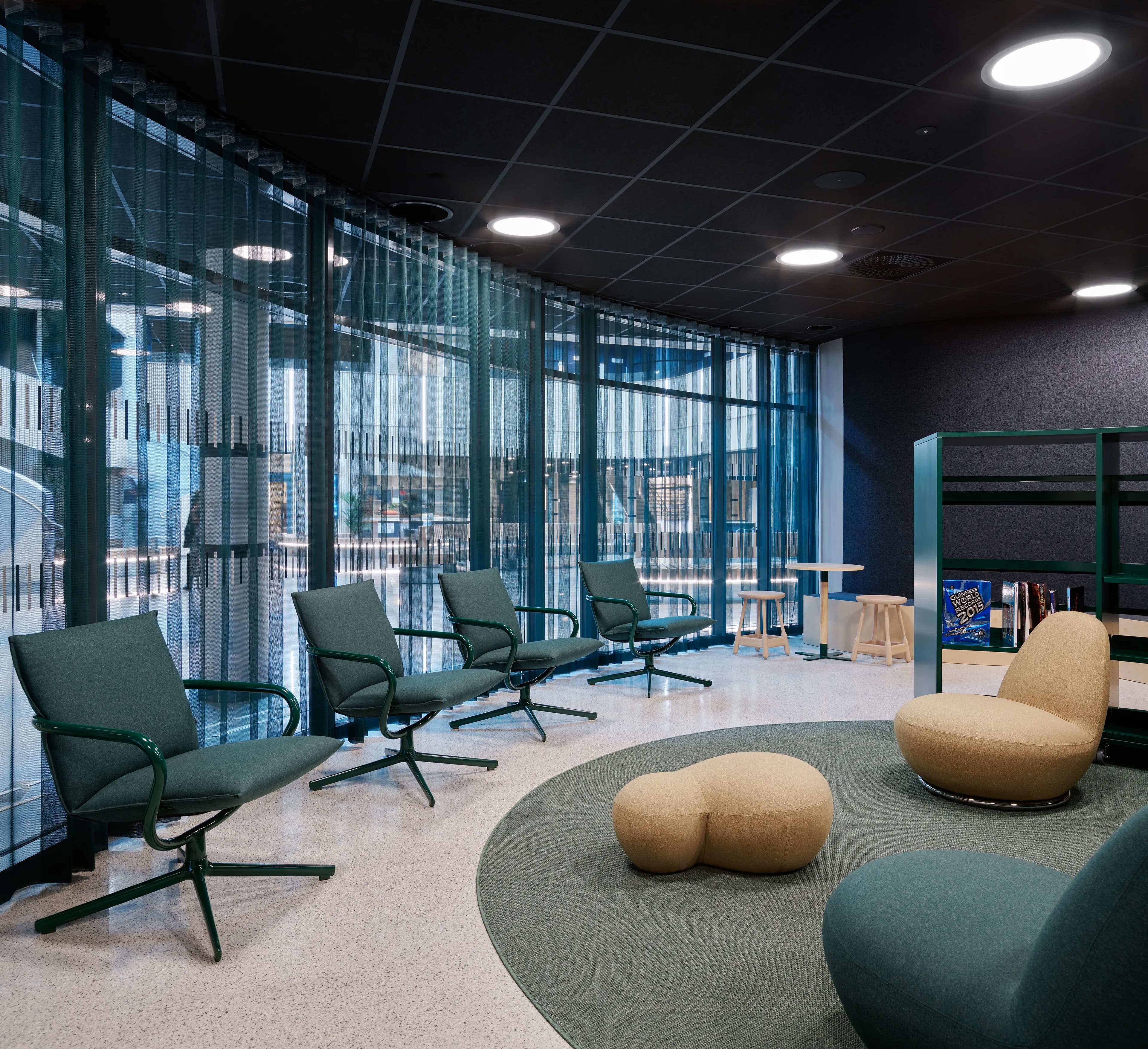 Image of the library at Lundby School in Gothenburg.