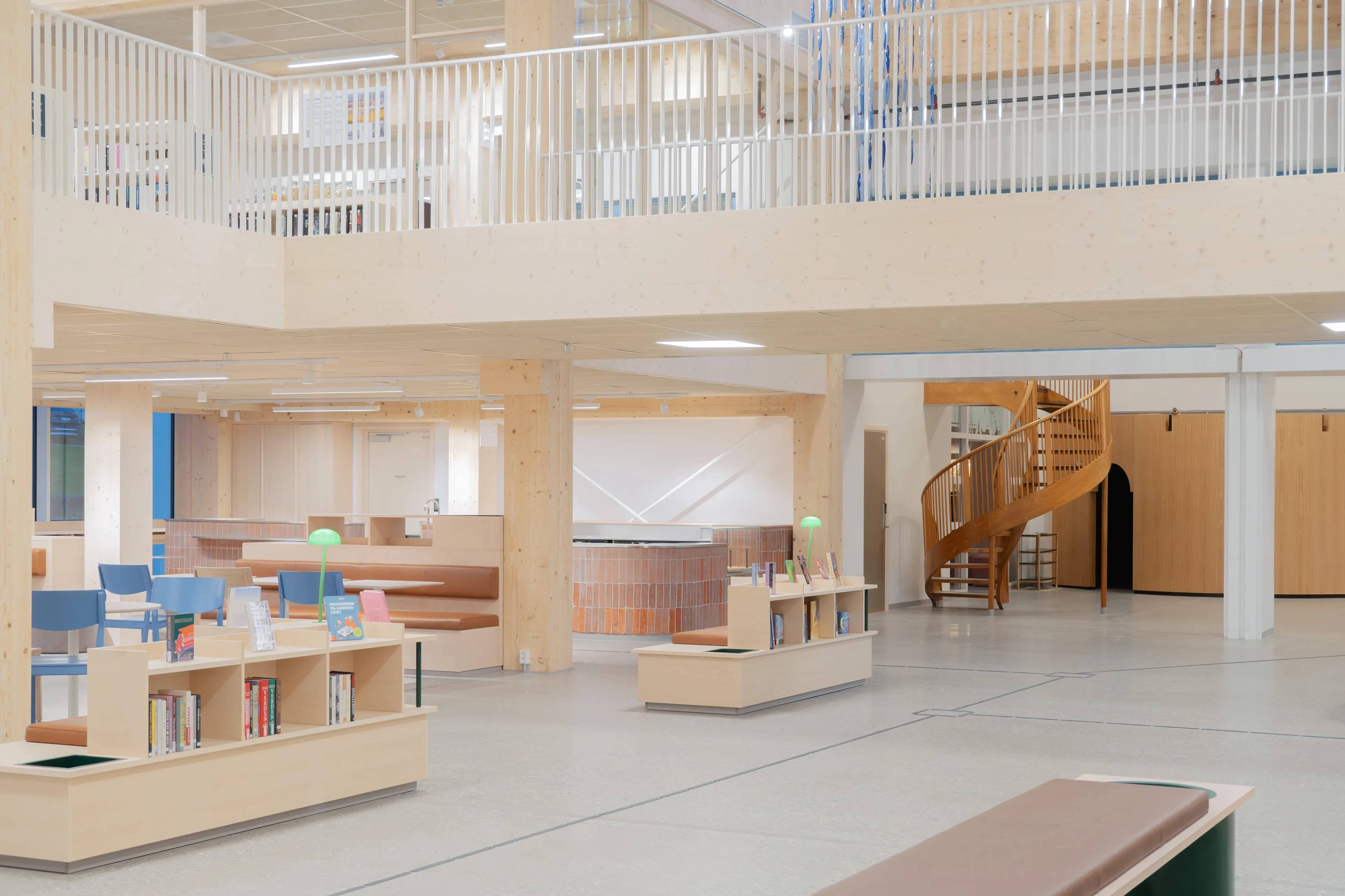 Image of the café area at Sarpsborg Library.