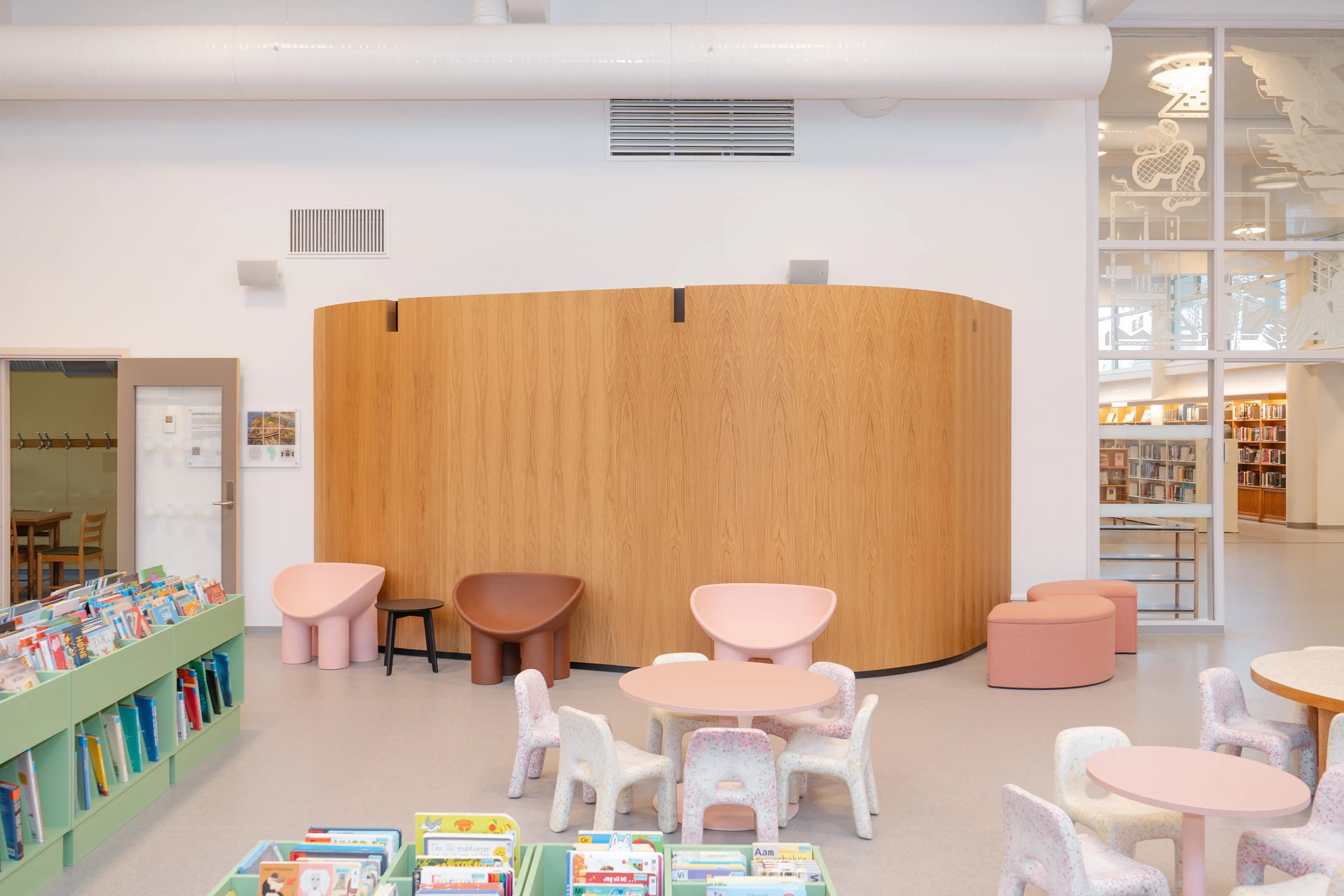 Image of the children's section at Sarpsborg Library. 