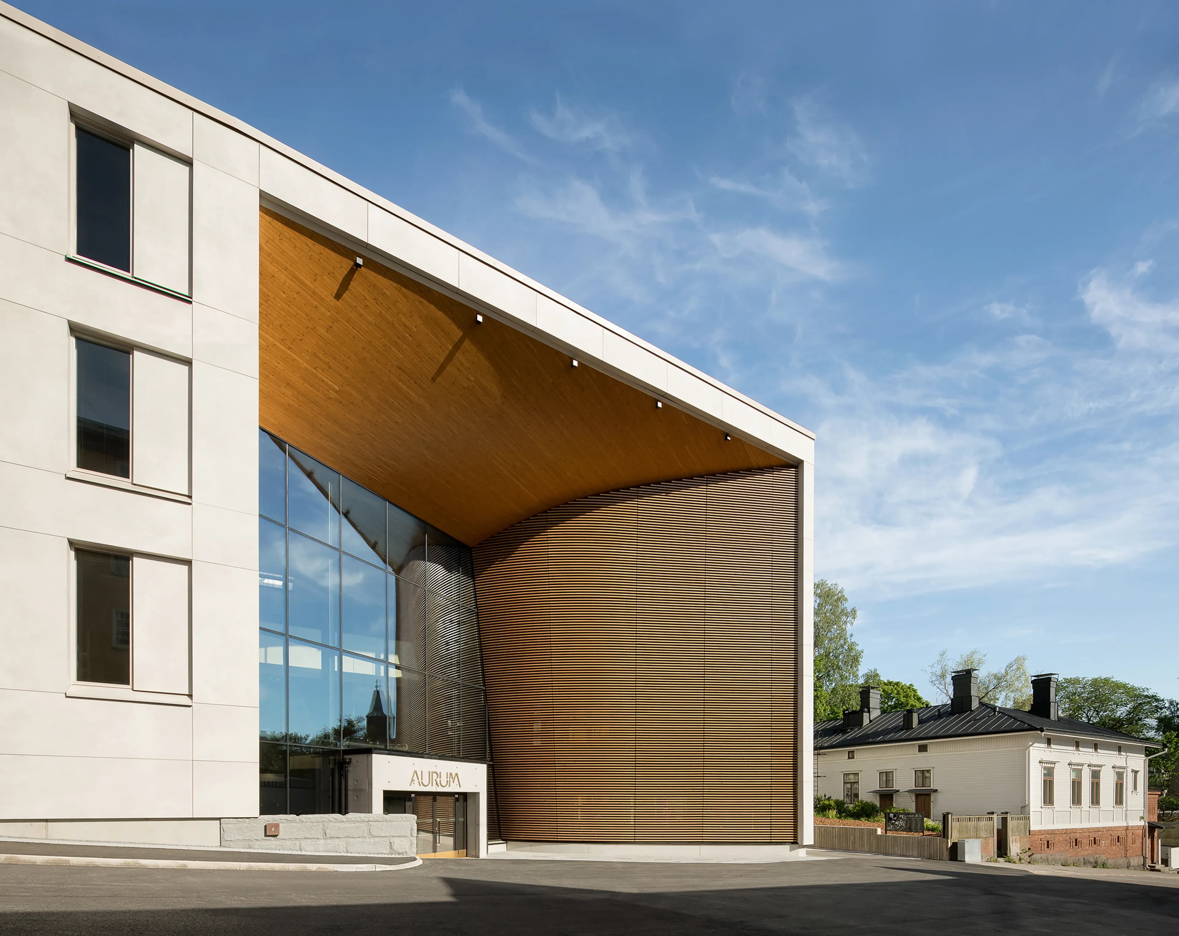 Image of the entrance to Aurum in Turku.