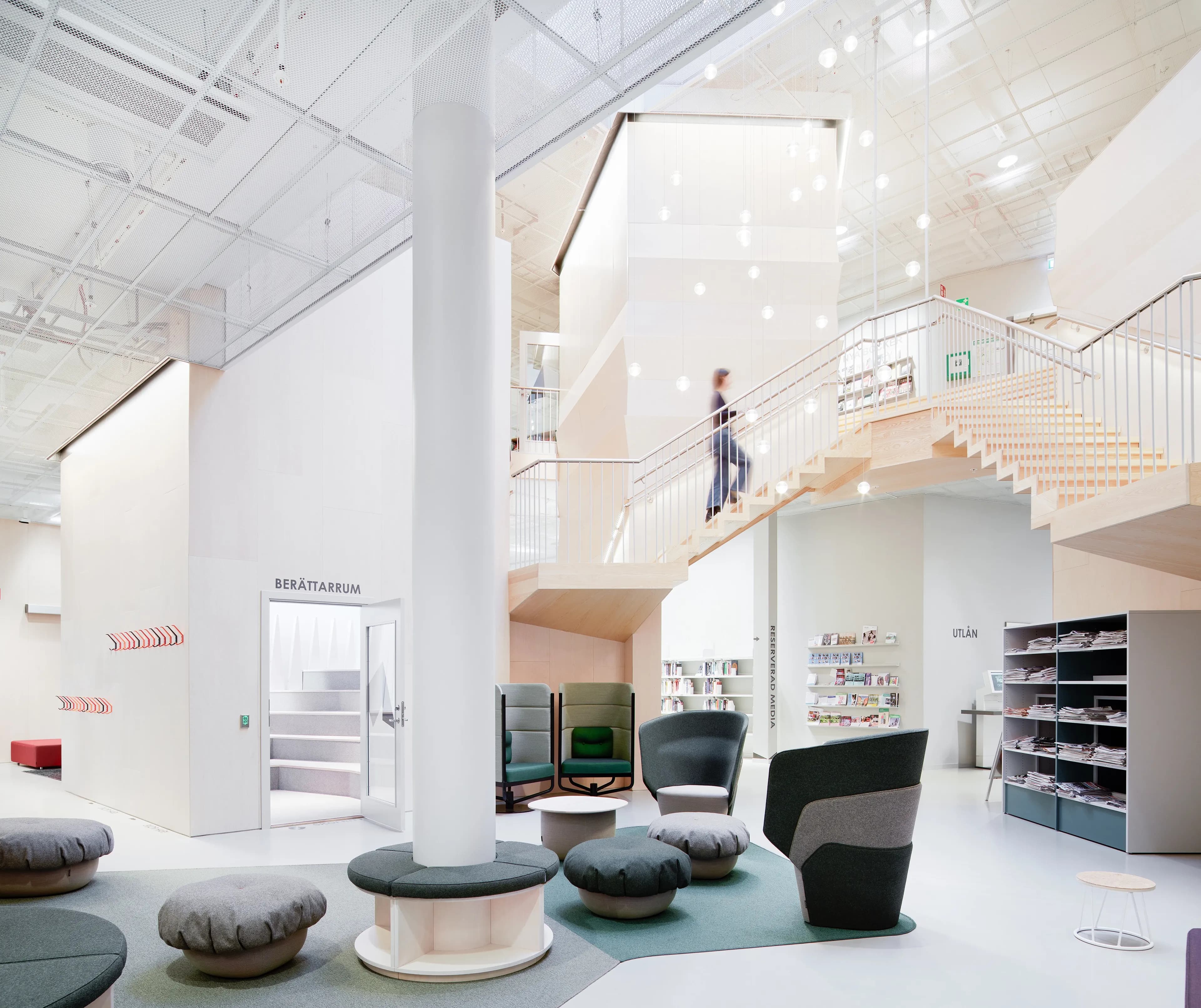 Image of the central staircase at Mölndal City Library.